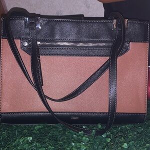 Chaps gorgeous shoulder bag-like new